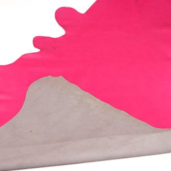 Pravá přírodní hovězí kůže / hovězina SKINITO reflexní růžová, tloušťka 1,4 - 1,6 mm, ve střihu po A4 