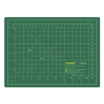 Řezací podložka na látky, patchwork DONWEI DW-12124, samosvorná, zelená, 30x22cm, vel. XS , tloušťka 3mm
