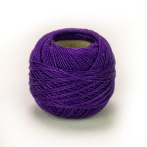 Háčkovací / vyšívací příze PERLOVKA 449 tmavě fialová, jednobarevná, 10g/85m